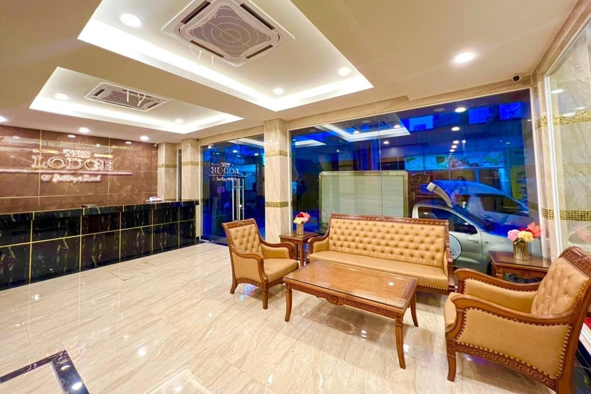 The Lodge Паттайя Экстерьер фото